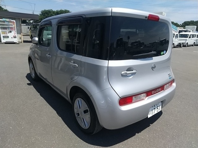 2012 NISSAN CUBE